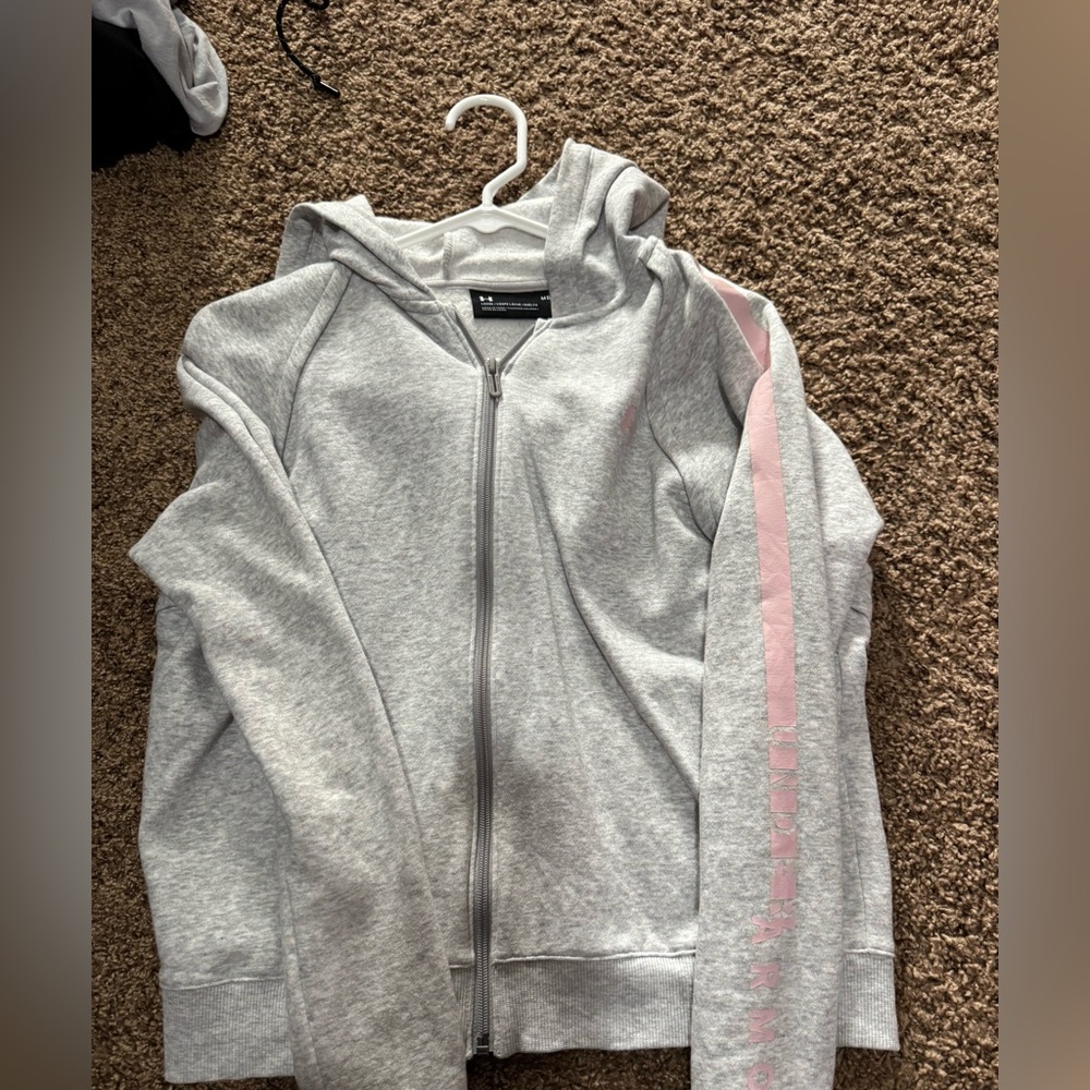 Women’s gray fleece under Armour jacket
